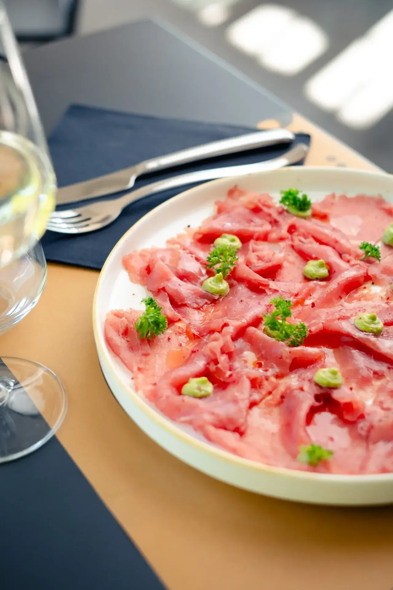 Carpaccio con pistacchi e prezzemolo - Specialità Koura